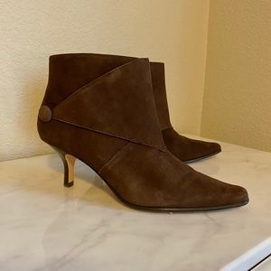 Donald Pliner brown suede bootie